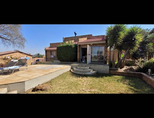 4 BEDROOM HOUSE FOR SALE IN BASSONIA